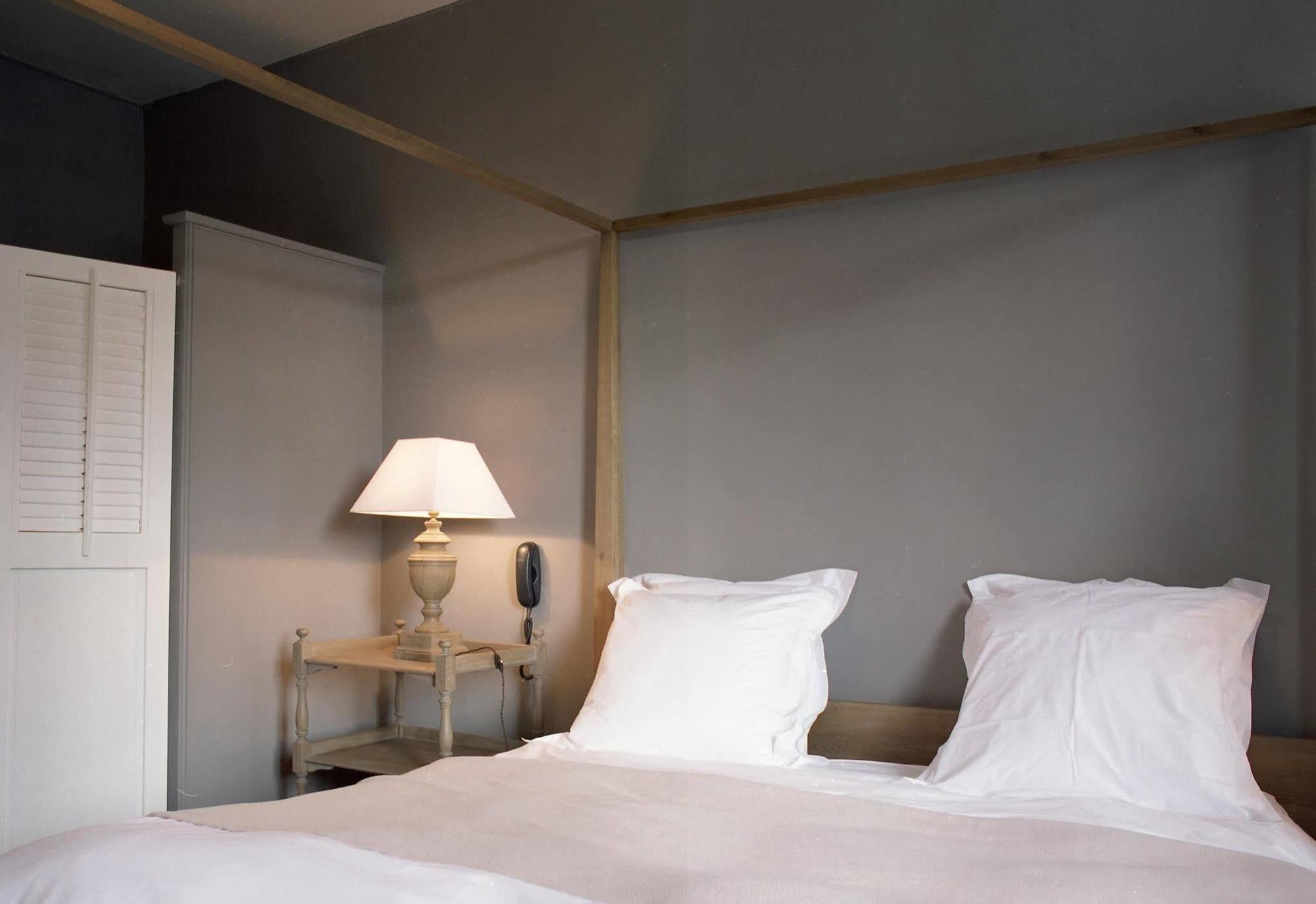 Hotel La Licorne & Spa Лион-ла-Форе Экстерьер фото